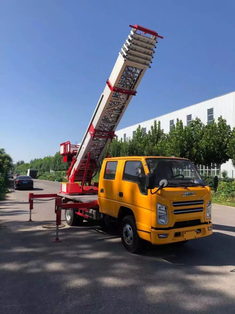 横林镇附近的云梯车出租服务：轻松解决高空作业需求