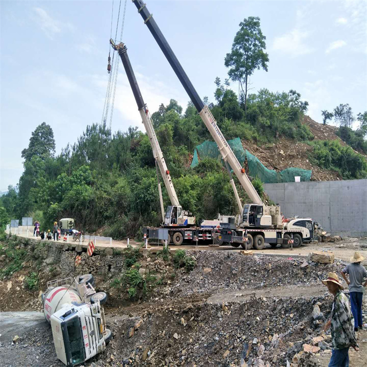 横林镇汽车掉沟里叫吊车救援要多少钱